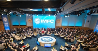 中美释放重启谈判信号，美同时考虑加码限制中资