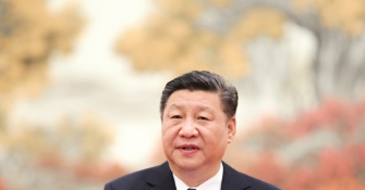 习近平会见探月工程嫦娥四号任务参研参试人员代表