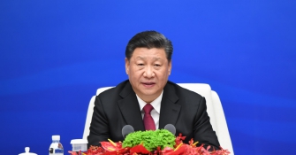 习近平集体会见出席海军成立70周年多国海军活动外方代表团团长